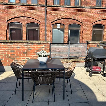 Central Leeds Townhouse With Private Roof Garden Sleeps 4 Exterior foto