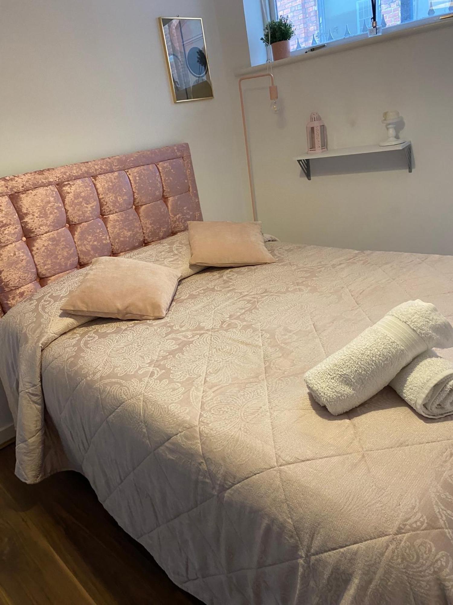 Central Leeds Townhouse With Private Roof Garden Sleeps 4 Exterior foto